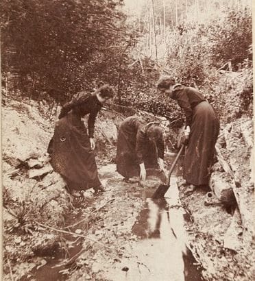 Bush scene, three women panning for gold SLV cropped